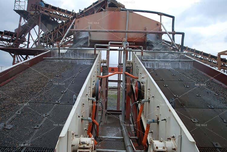 vibrating screen working site